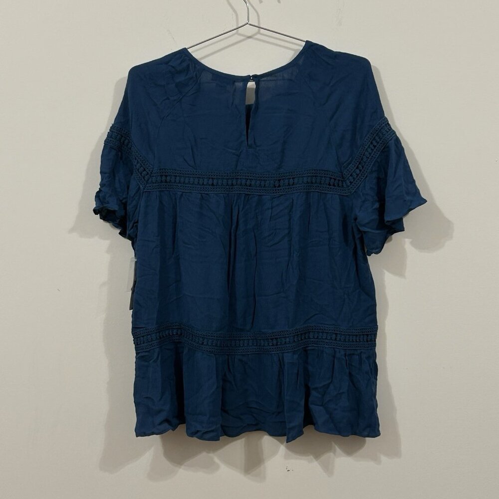 NEW DIRECTIONS NWT Top Womens Medium Teal Tiered Gauze Eyelet Bell Sleeve